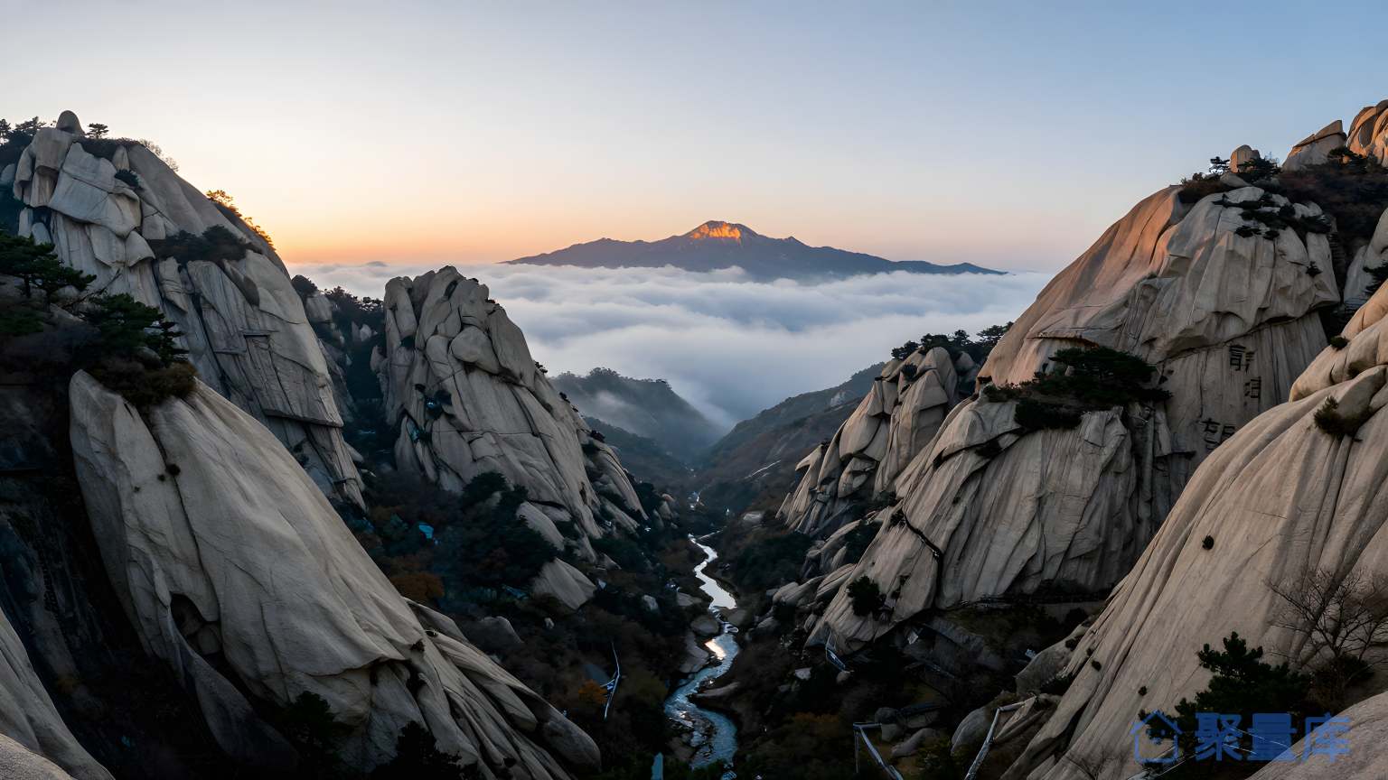 山谷景观 美丽天空