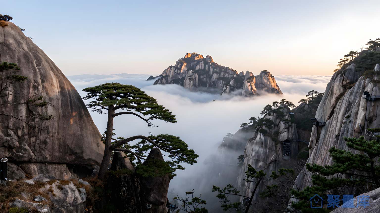 山谷云海