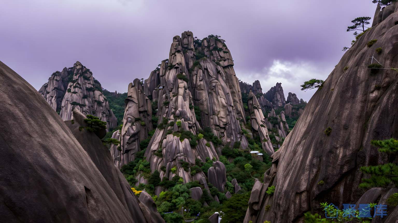 石山群峰