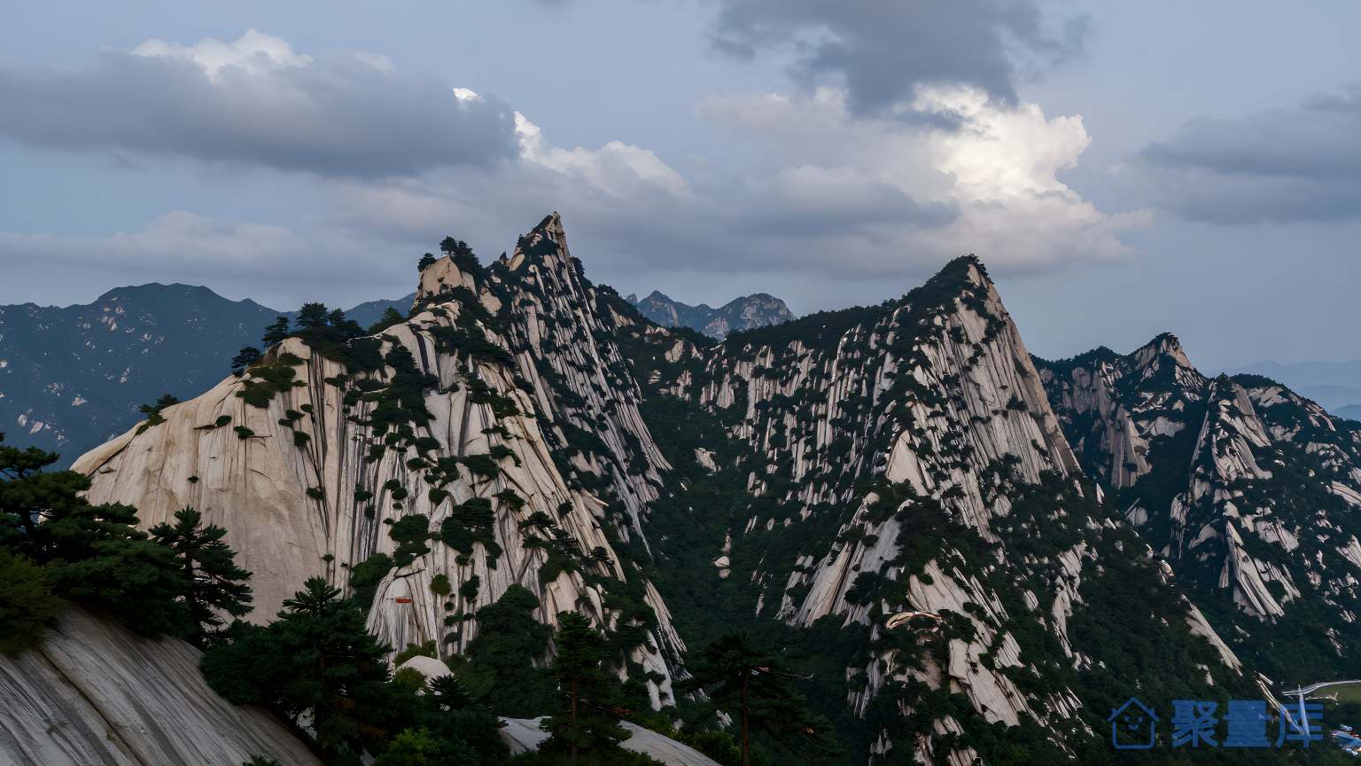 山间景观 山脉 矛墨