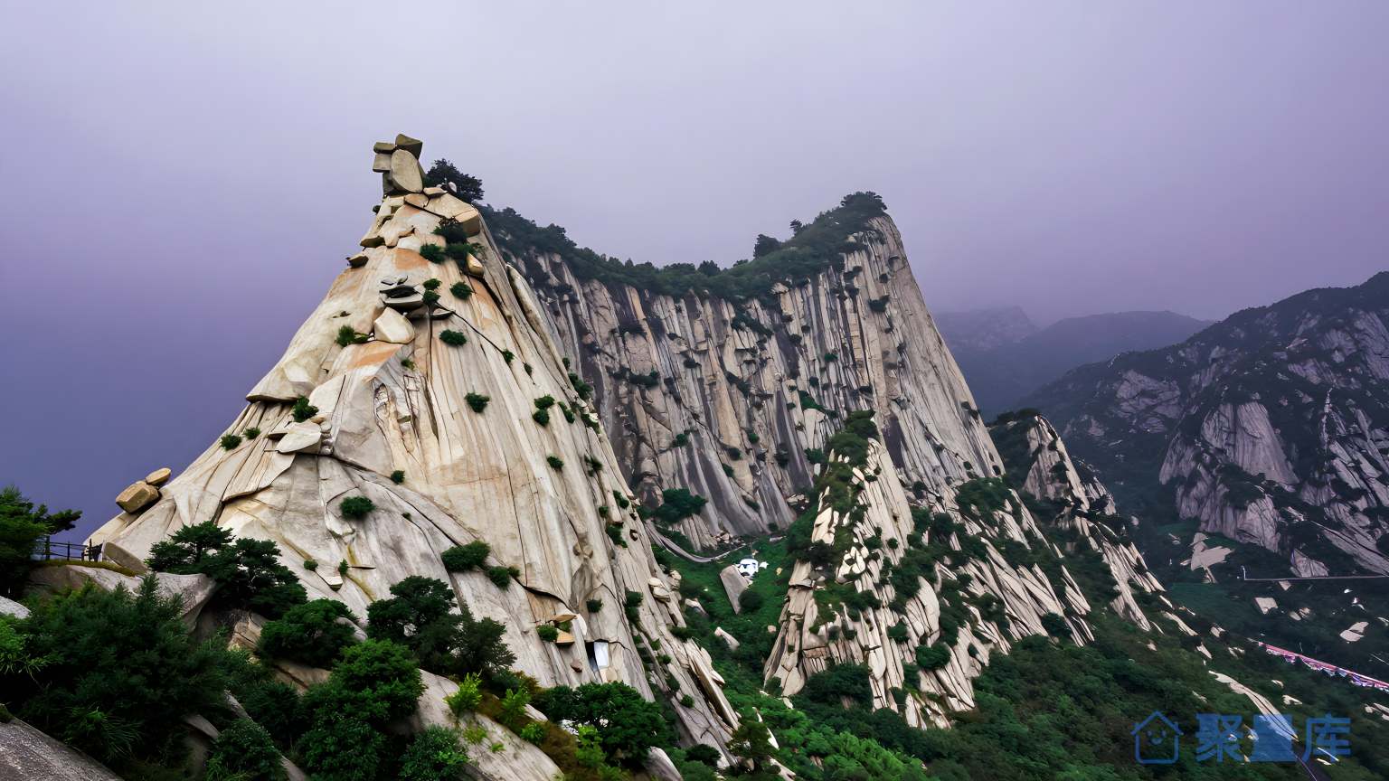 山谷景观 自然风光 旅游景点 石砂山岭