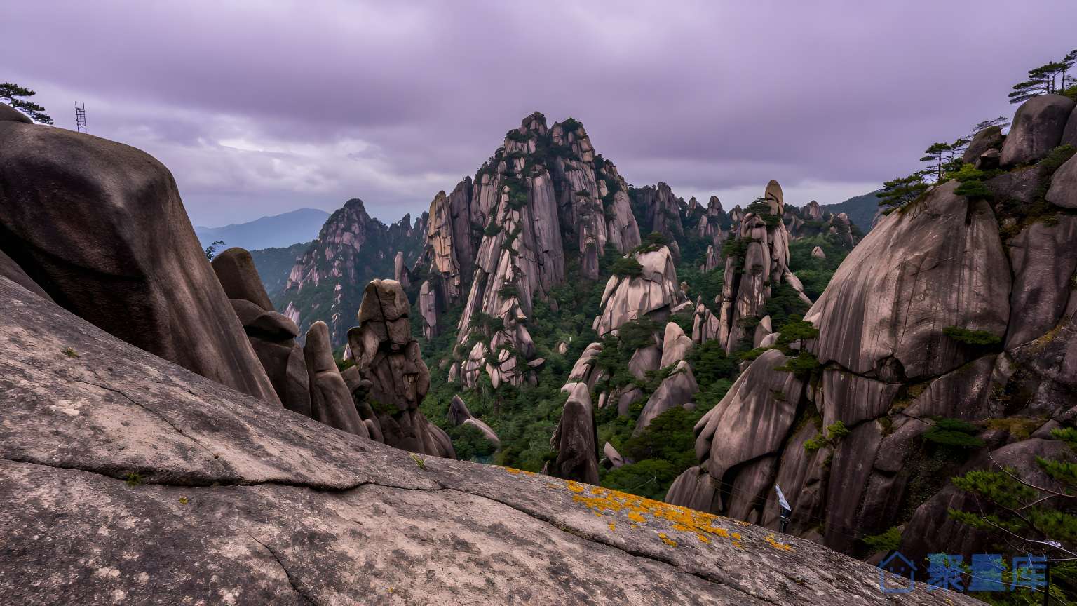 山谷景观 旅游 自然风光 壮观