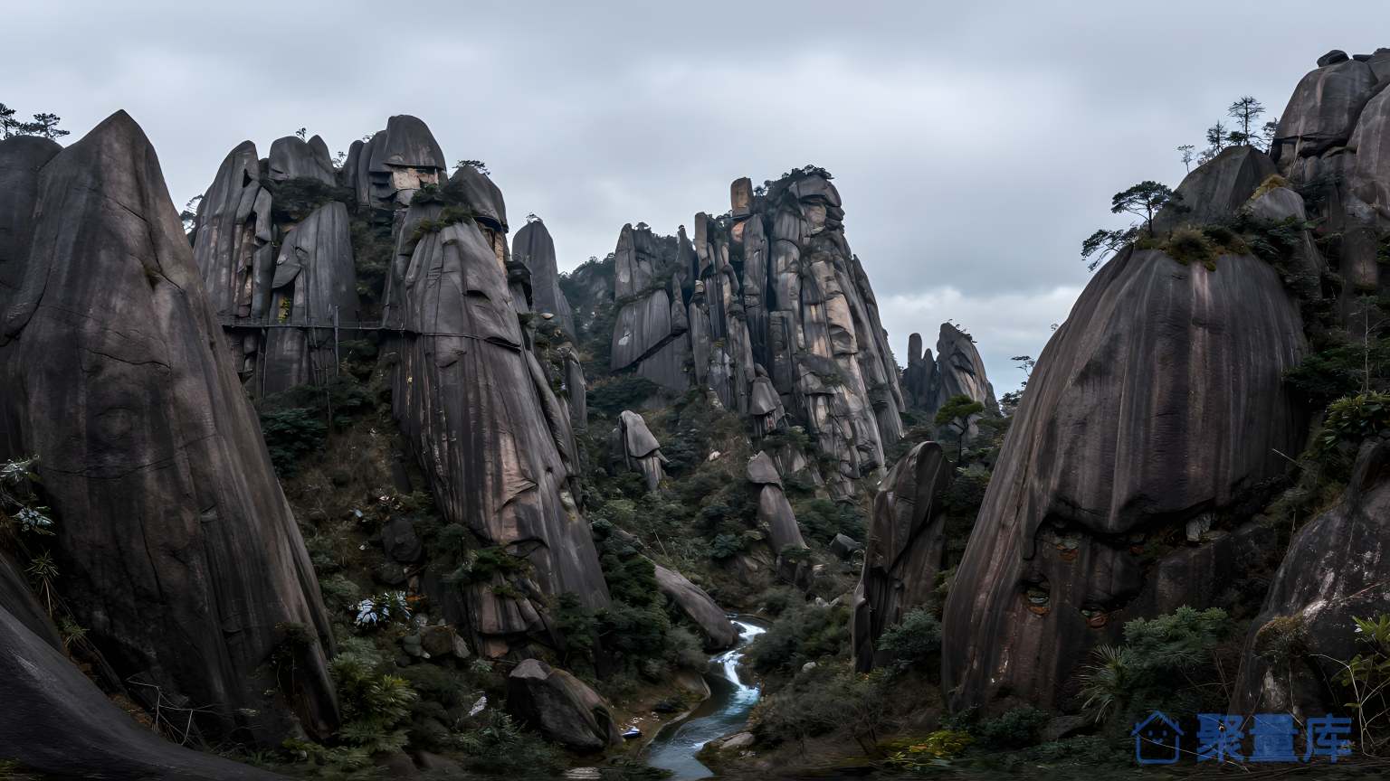 山脉之间的景色 山脉 景色 自然风光 旅游 壮观 天然美景