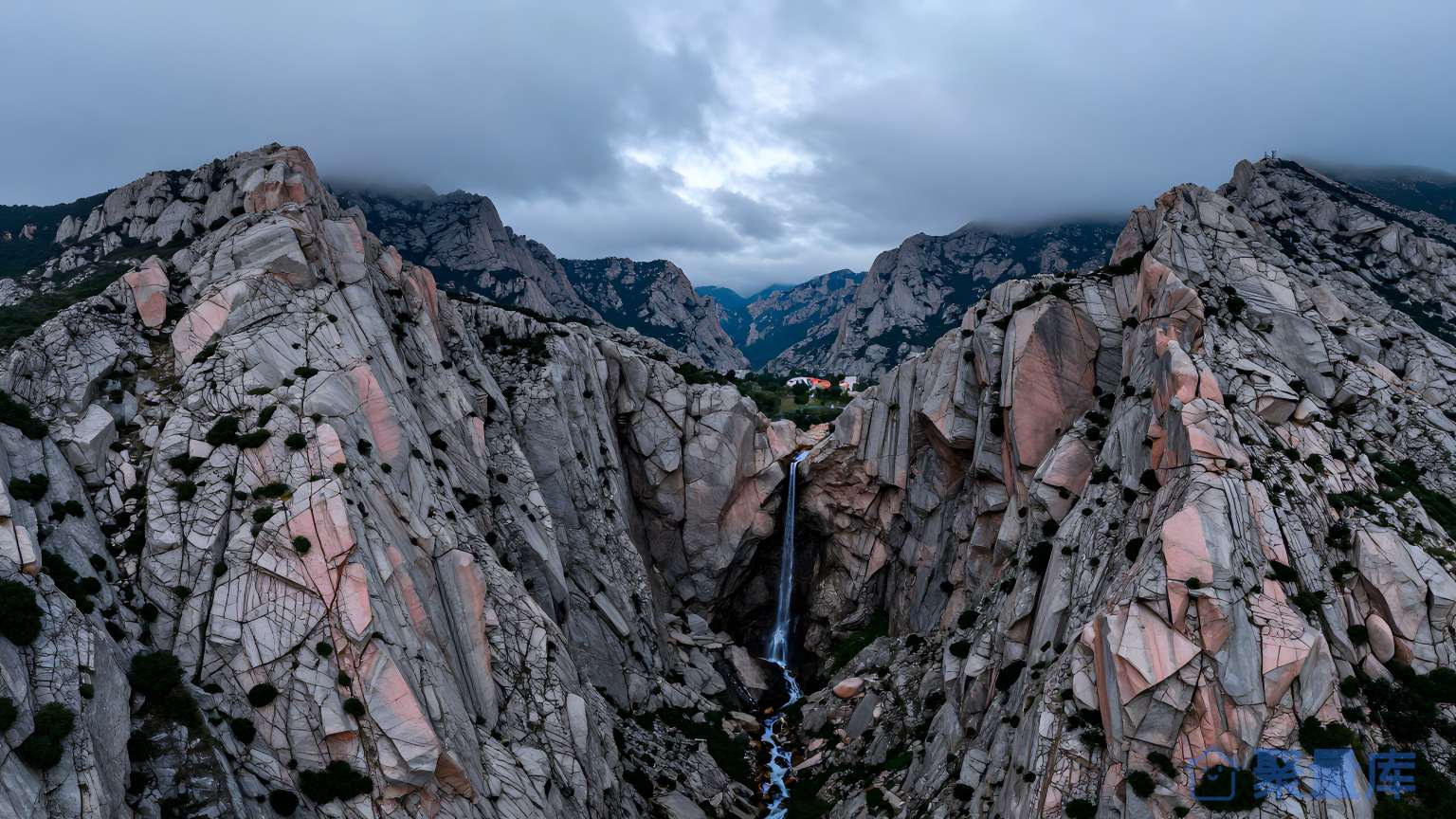 美丽的山谷景观 山谷 景观 自然风光 旅游 壮观