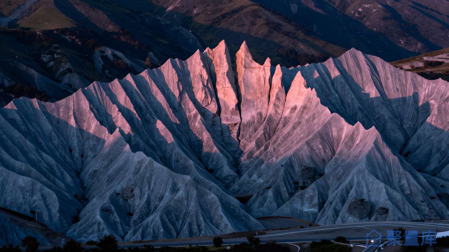 山脉综合景色