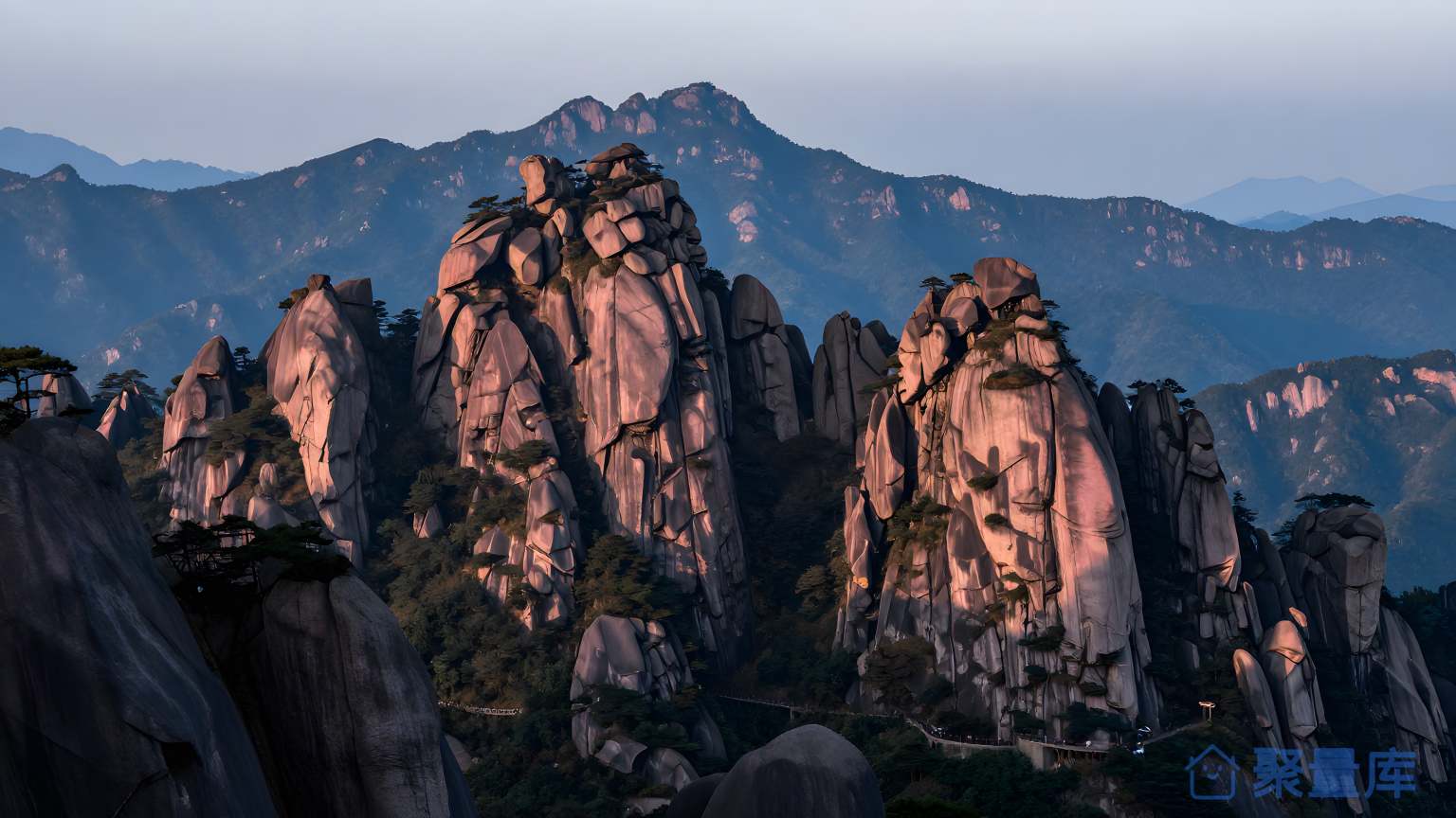 山脉之美 壮观景 自然风光 山谷