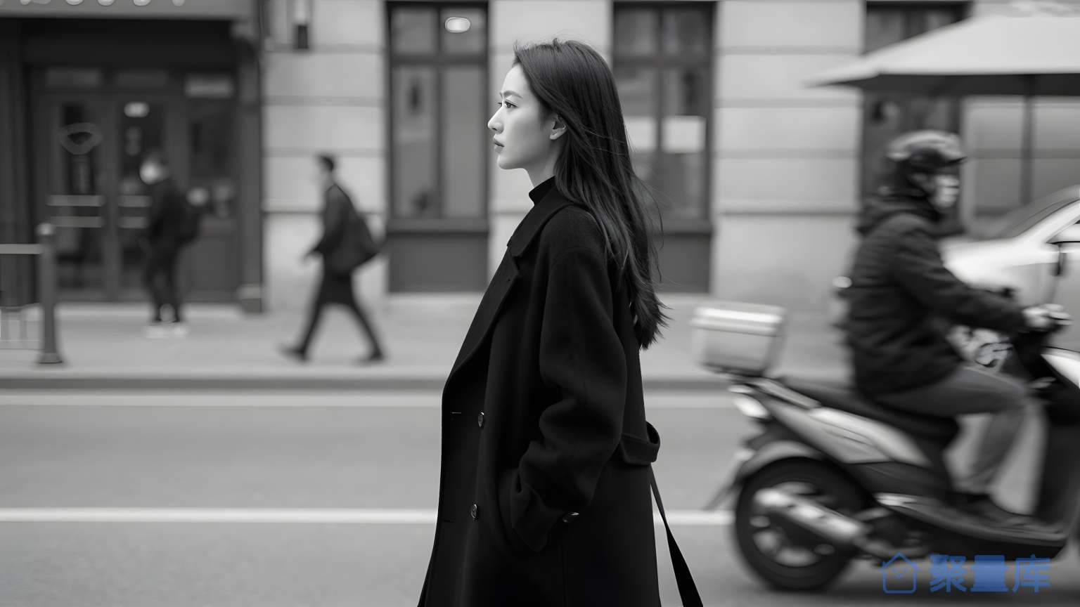 女子在街头 女子 街头